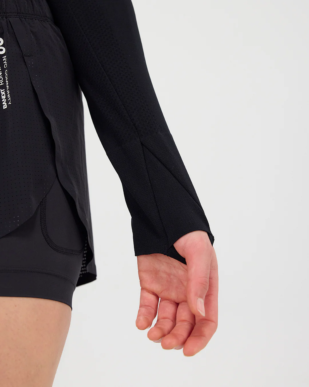 Bandit Women's Mercury™ Seamless Long Sleeve Crop Tee "Black" - Image 4