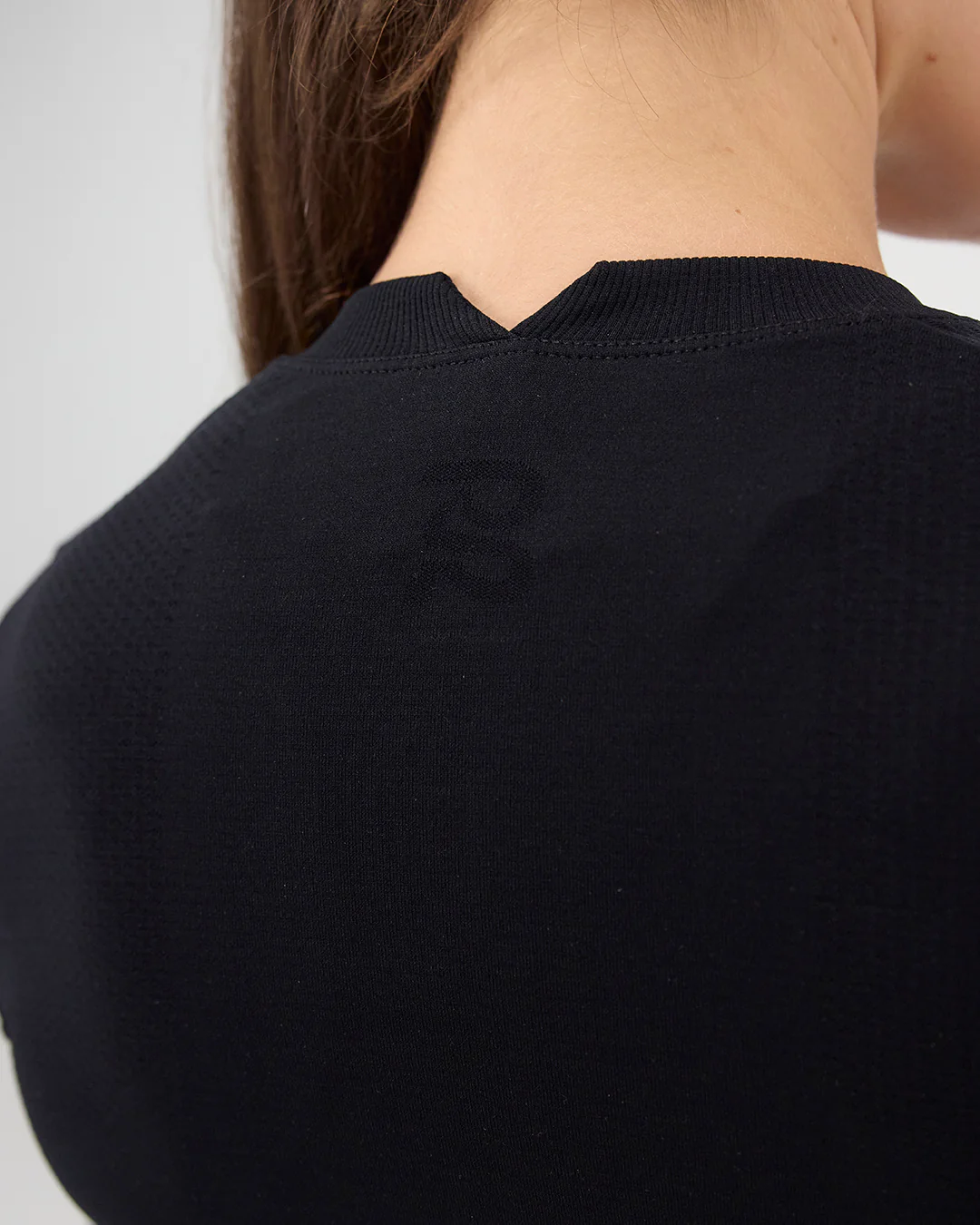 Bandit Women's Mercury™ Seamless Long Sleeve Crop Tee "Black" - Image 5